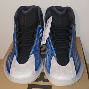 YEEZY QUANTUM BSKTBL